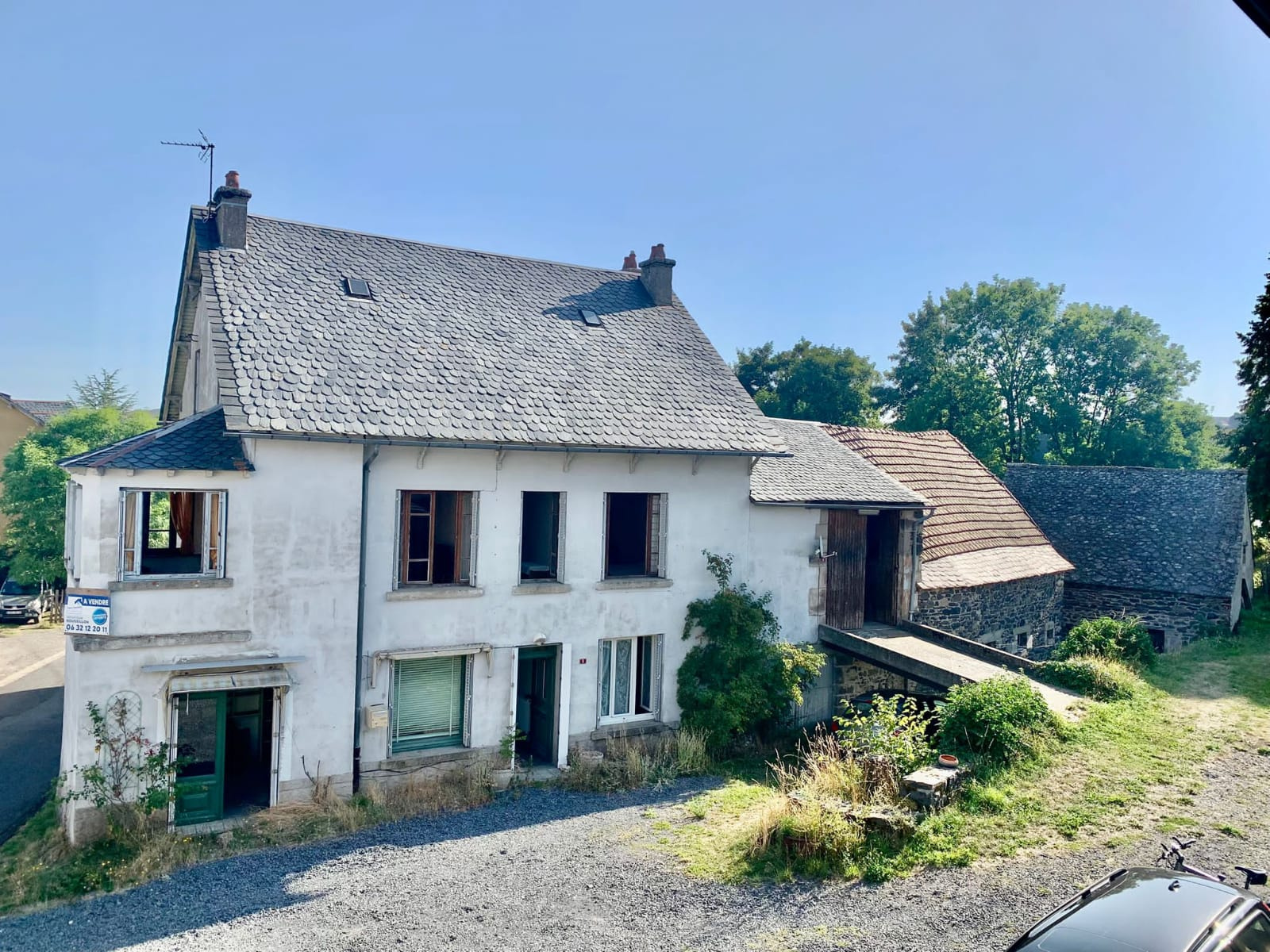 Marcenat Maison 220m2 avec 2 appartements, un local, une gra